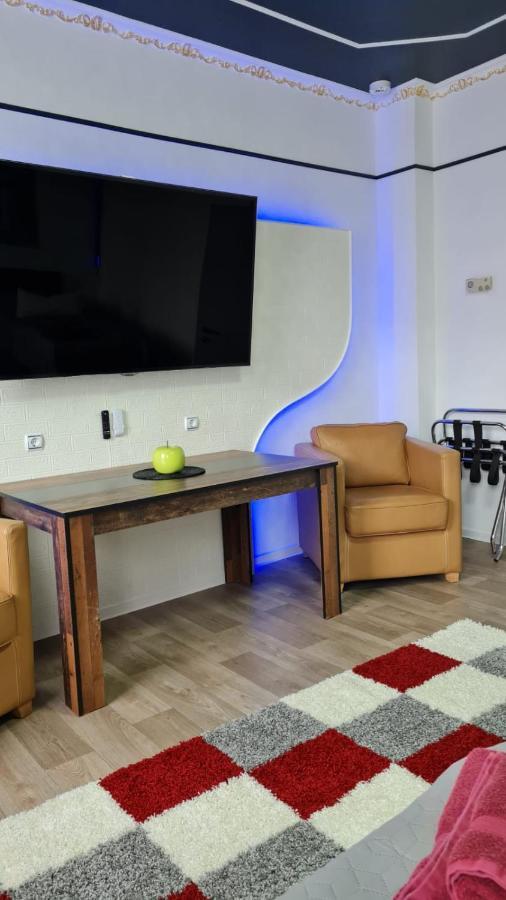 Gold Suite: Elbe Riverside Retreat with Netflix and E-Bike Station Wittenberge Exterior photo